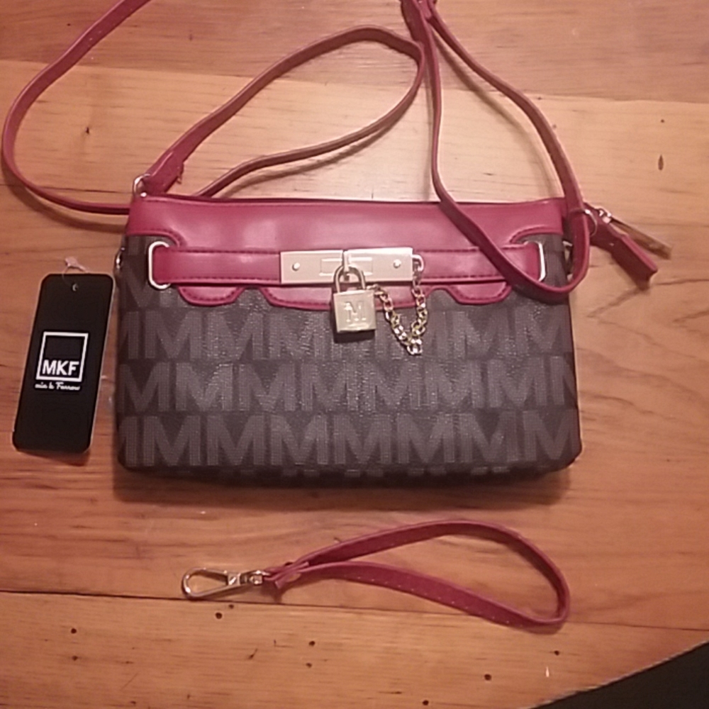 MKF Mia Farrow Crossbody/ wristlet  NWT